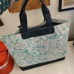 ✨ 4/$15 Extra Large Paisley Tote with Navy Accents